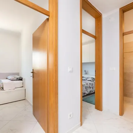 Dolce Center Apartman *